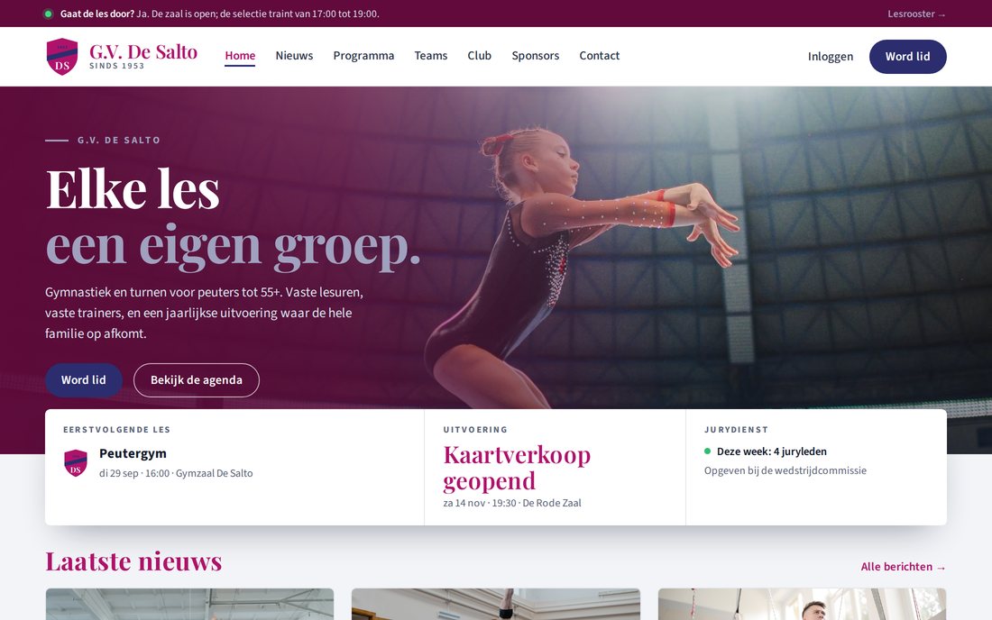 Website van G.V. De Salto, een gymnastiekvereniging: de homepage met een fotohero, het programma en de laatste uitslag, in de kleuren van de club — gemaakt met de websitebouwer