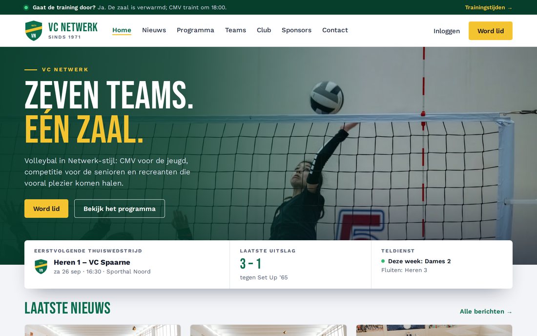 Website van VC Netwerk, een volleybalvereniging: de homepage met een fotohero, het programma en de laatste uitslag, in de kleuren van de club — gemaakt met de websitebouwer